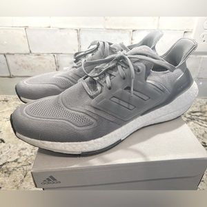 Adidas Ultra Boost 22s